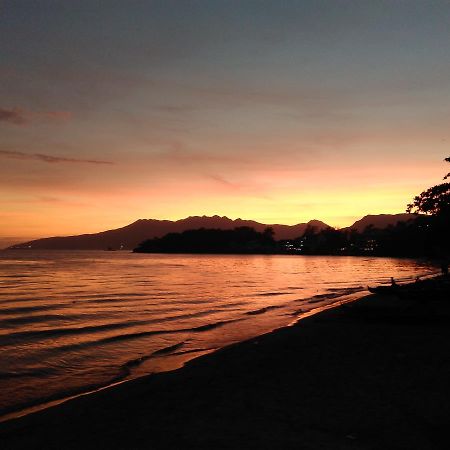 Mango'S Beachfront Resort Olongapo Buitenkant foto