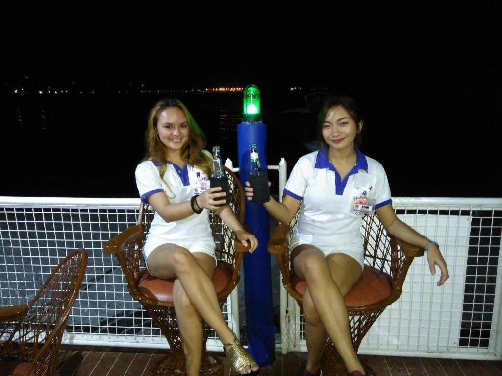 Mango'S Beachfront Resort Olongapo Buitenkant foto
