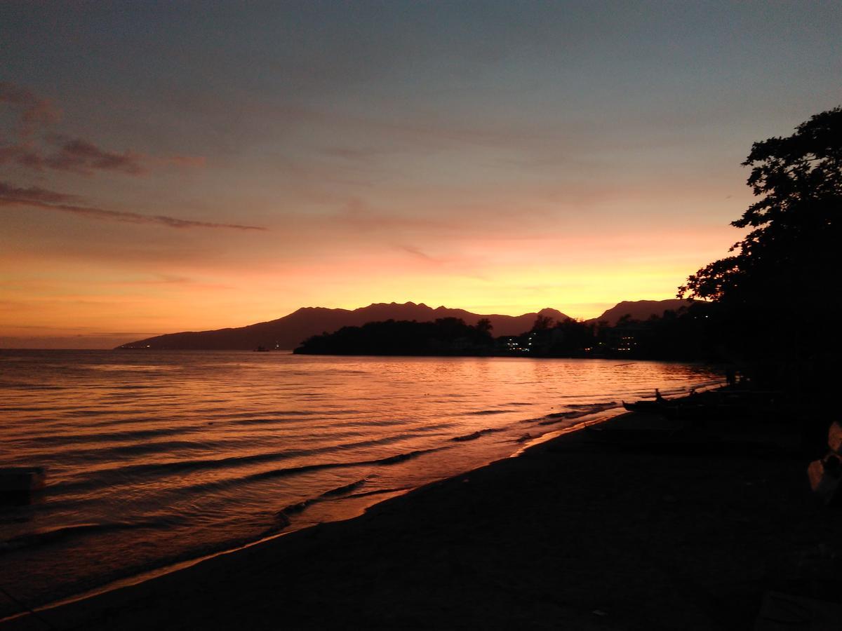 Mango'S Beachfront Resort Olongapo Buitenkant foto