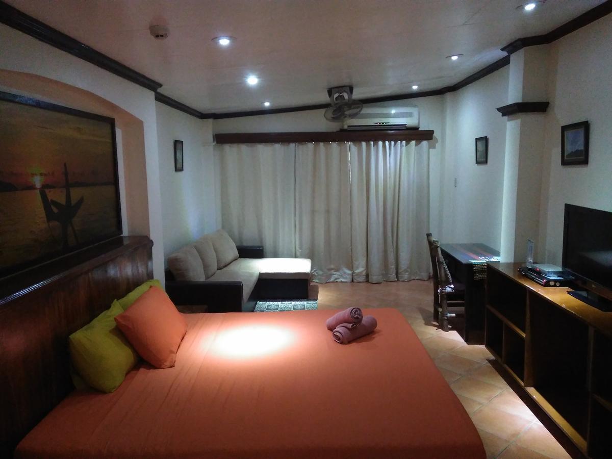 Mango'S Beachfront Resort Olongapo Buitenkant foto