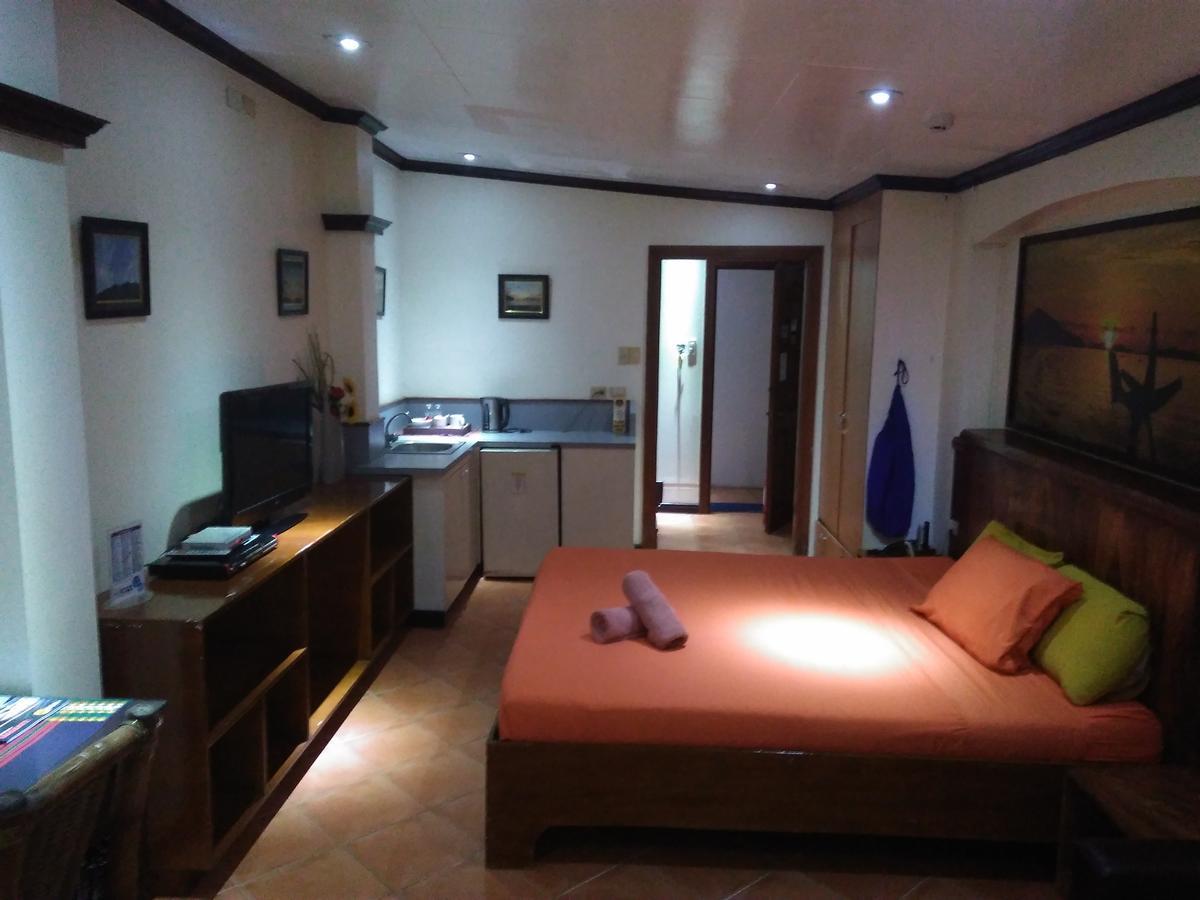 Mango'S Beachfront Resort Olongapo Buitenkant foto